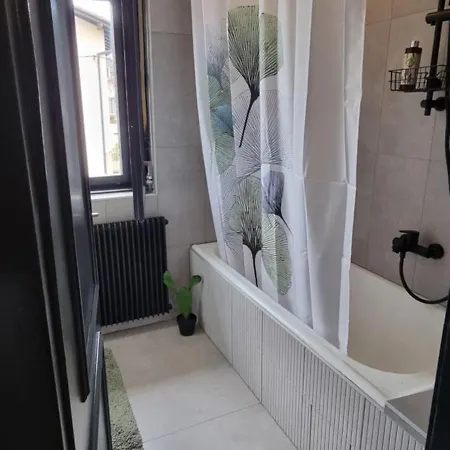 Hébergement de vacances Privat House Lena With Garden&free Parking *