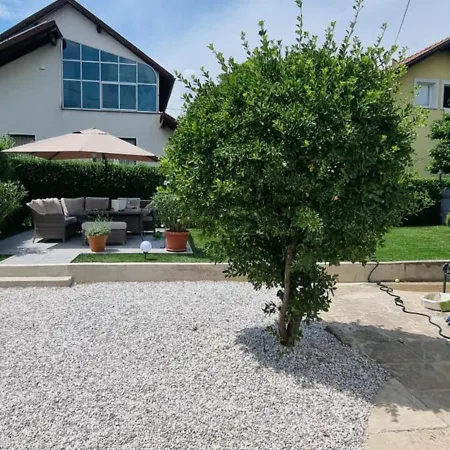 בית נופש Privat House Lena With Garden&free Parking *